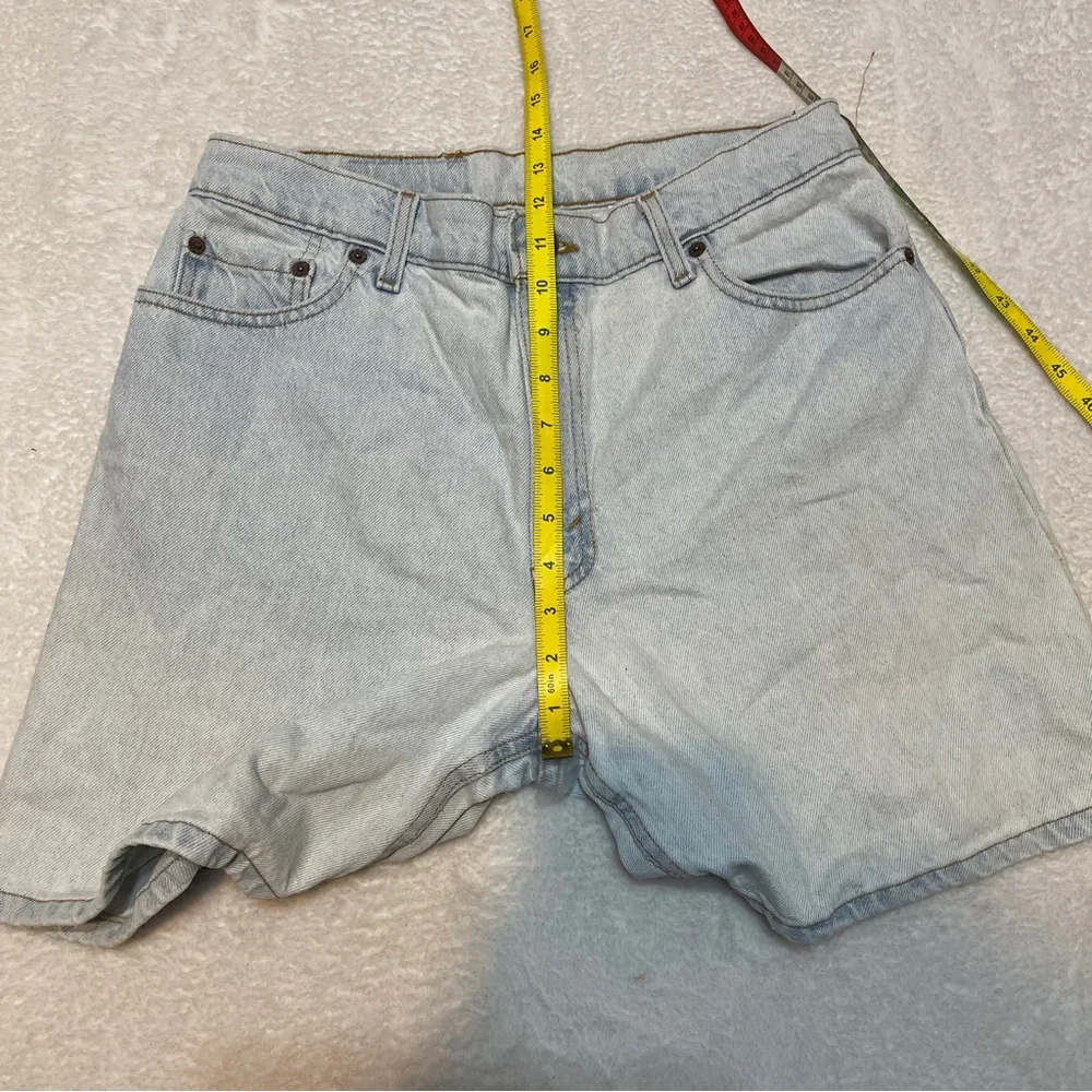 Vintage Levi's 90's Light Wash 550 Relaxed Fit Long Denim Jean Shorts Women's 13